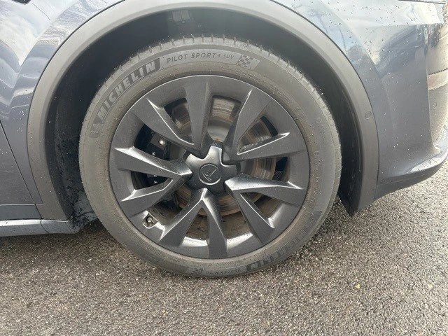 2022 Tesla Model X - Image 10 of 21