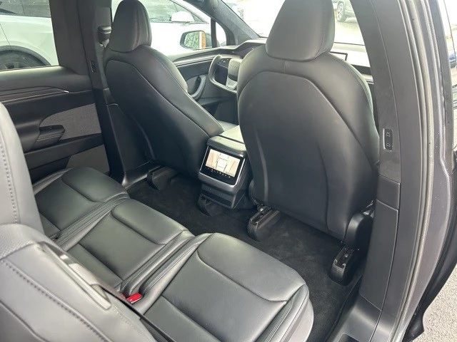 2022 Tesla Model X - Image 17 of 21