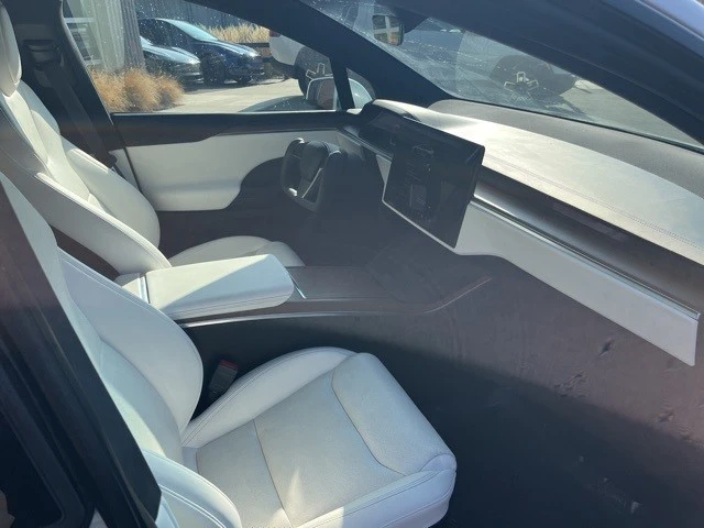2022 Tesla Model X - Image 19 of 21