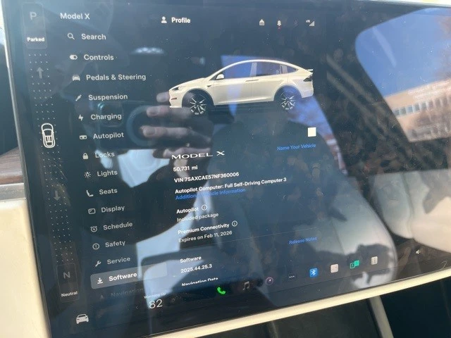 2022 Tesla Model X - Image 11 of 21
