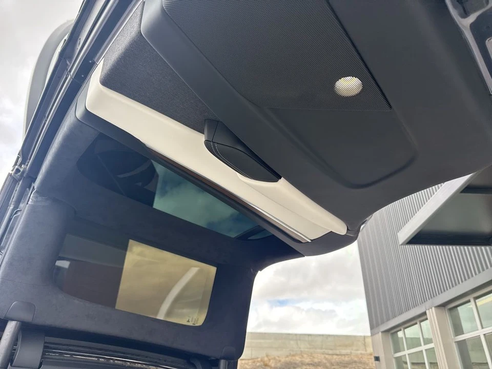 2022 Tesla Model X - Image 14 of 21