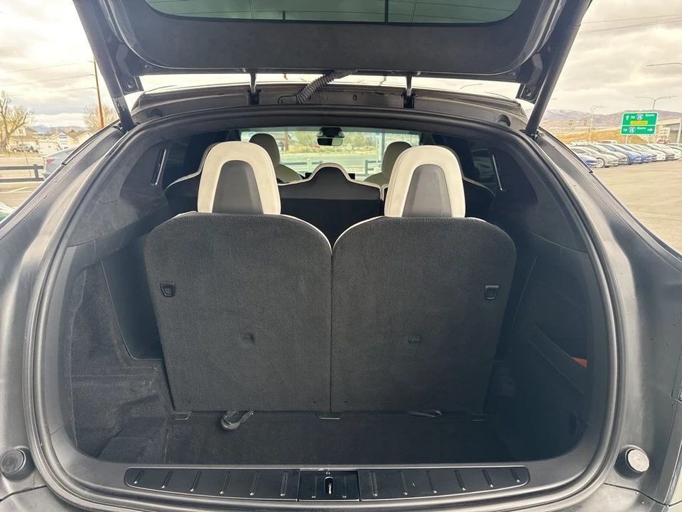 2022 Tesla Model X - Image 18 of 21