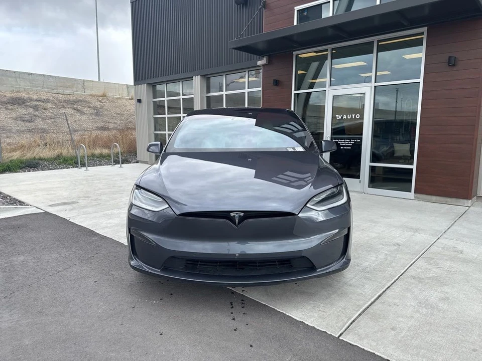 2022 Tesla Model X - Image 3 of 21