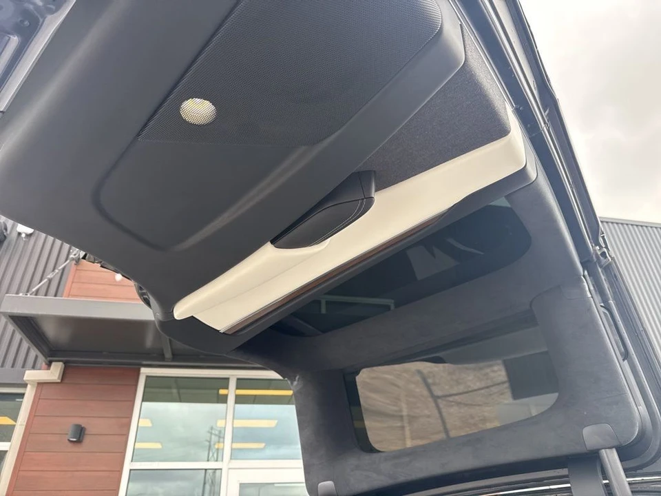 2022 Tesla Model X - Image 20 of 21