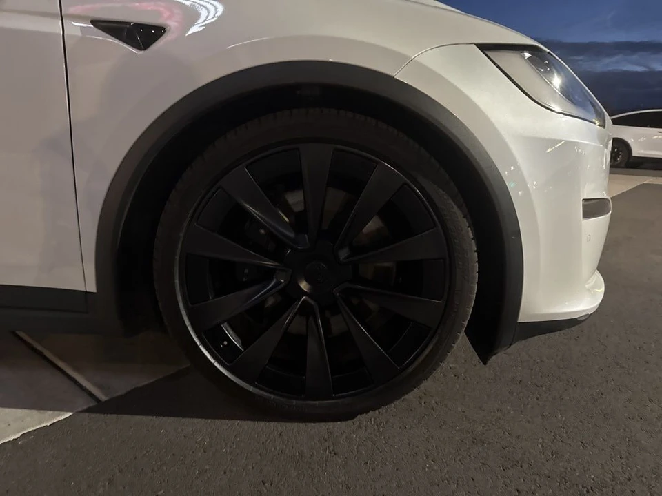 2022 Tesla Model X - Image 8 of 8