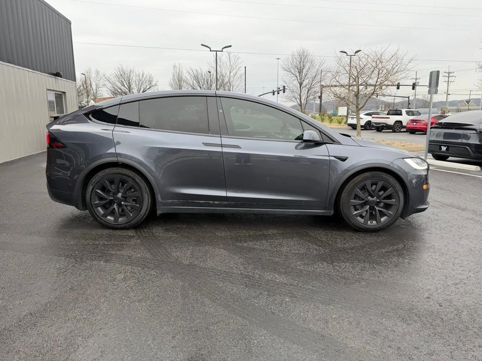 2022 Tesla Model X - Image 4 of 15