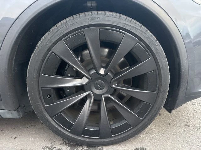 2022 Tesla Model X - Image 10 of 21