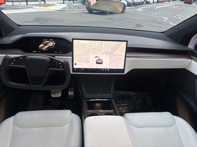 2022 Tesla Model X - Image 14 of 21