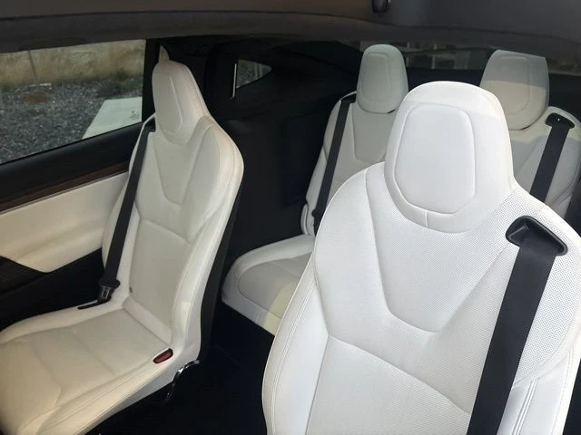 2022 Tesla Model X - Image 17 of 21