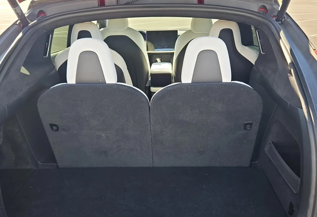 2022 Tesla Model X - Image 8 of 10