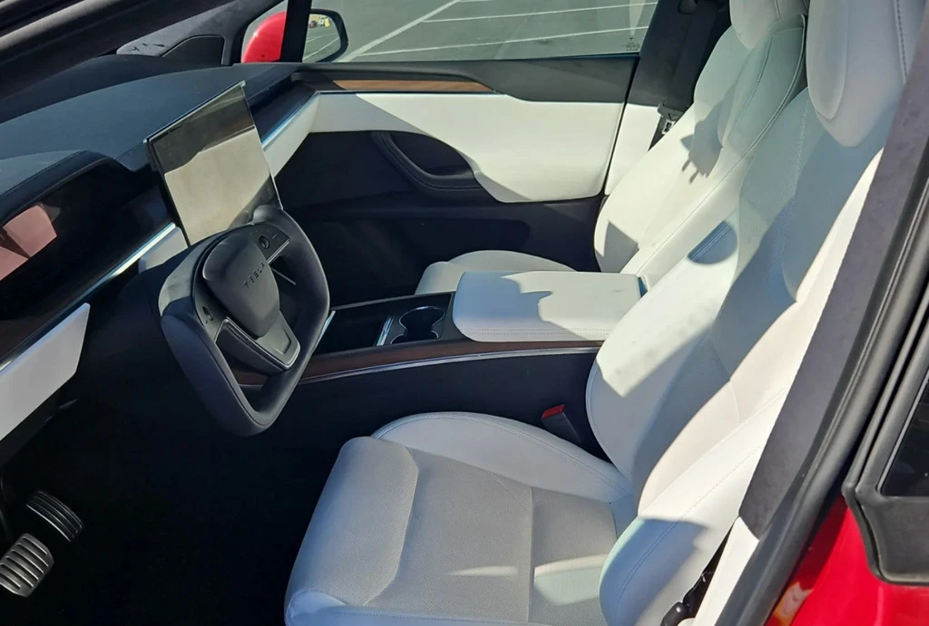 2022 Tesla Model X - Image 4 of 10