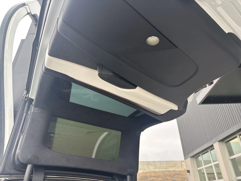 2022 Tesla Model X - Image 13 of 21