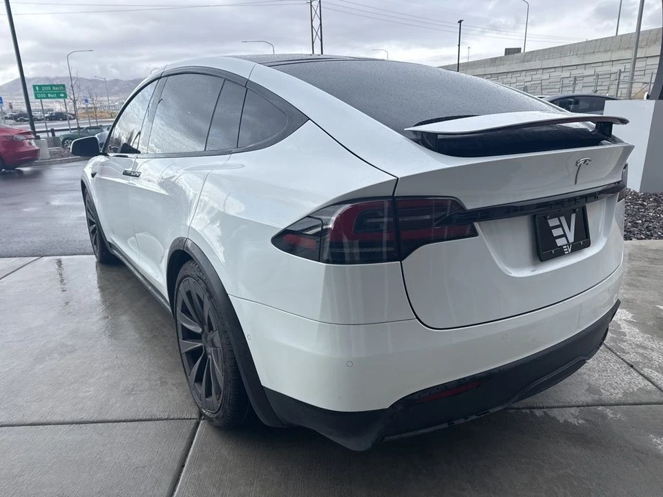 2022 Tesla Model X - Image 6 of 21