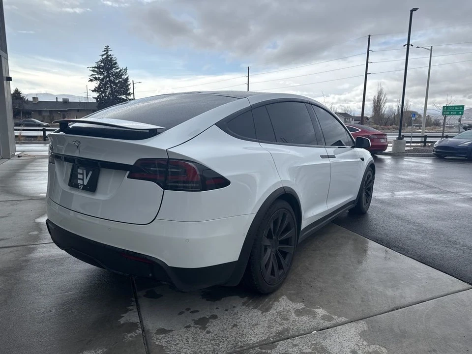 2022 Tesla Model X - Image 7 of 21