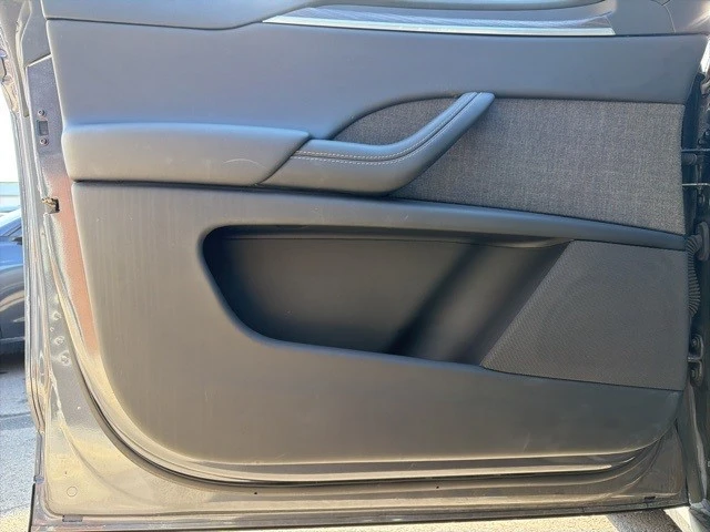 2022 Tesla Model X - Image 11 of 21