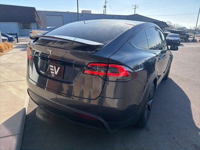 2022 Tesla Model X - Image 8 of 21