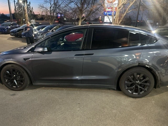 2022 Tesla Model X - Image 5 of 21