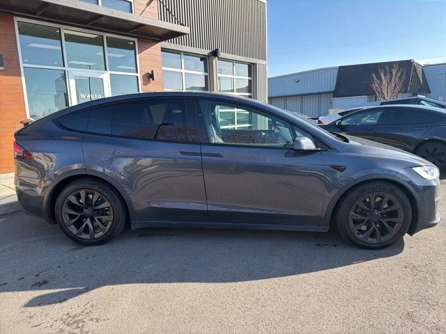 2022 Tesla Model X - Image 9 of 21