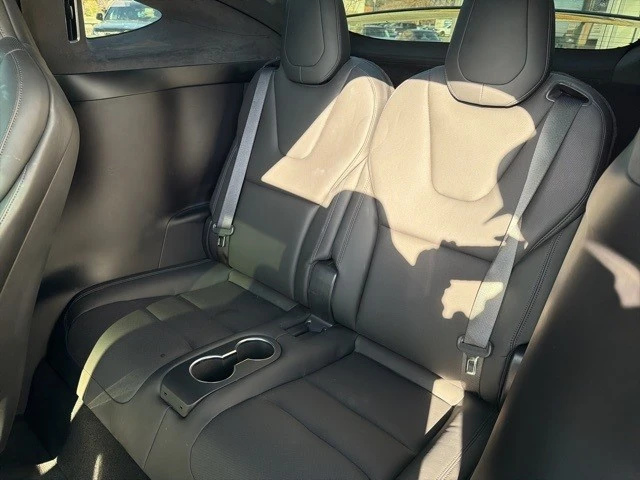 2022 Tesla Model X - Image 17 of 21