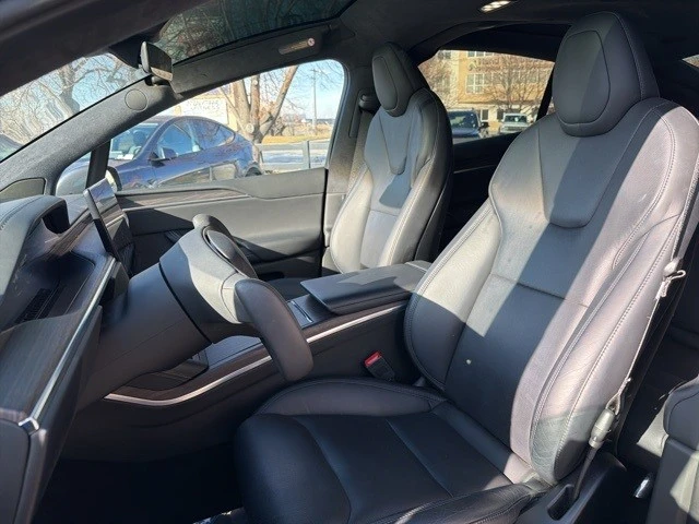 2022 Tesla Model X - Image 13 of 21