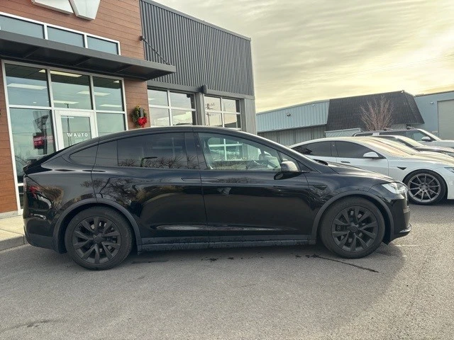 2022 Tesla Model X - Image 9 of 21