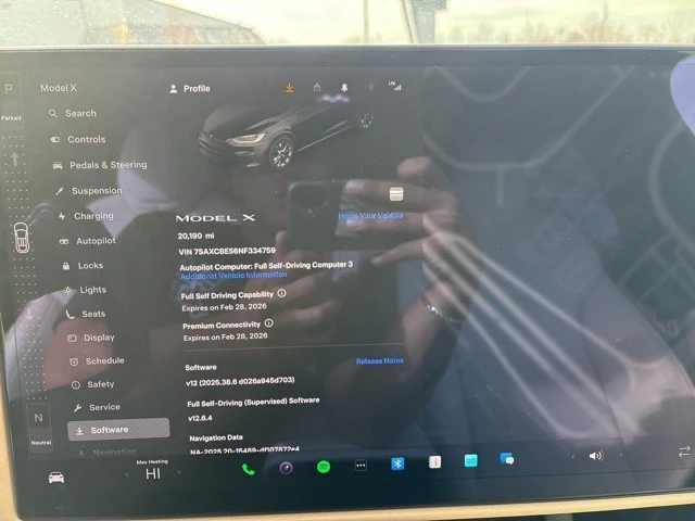 2022 Tesla Model X - Image 14 of 21
