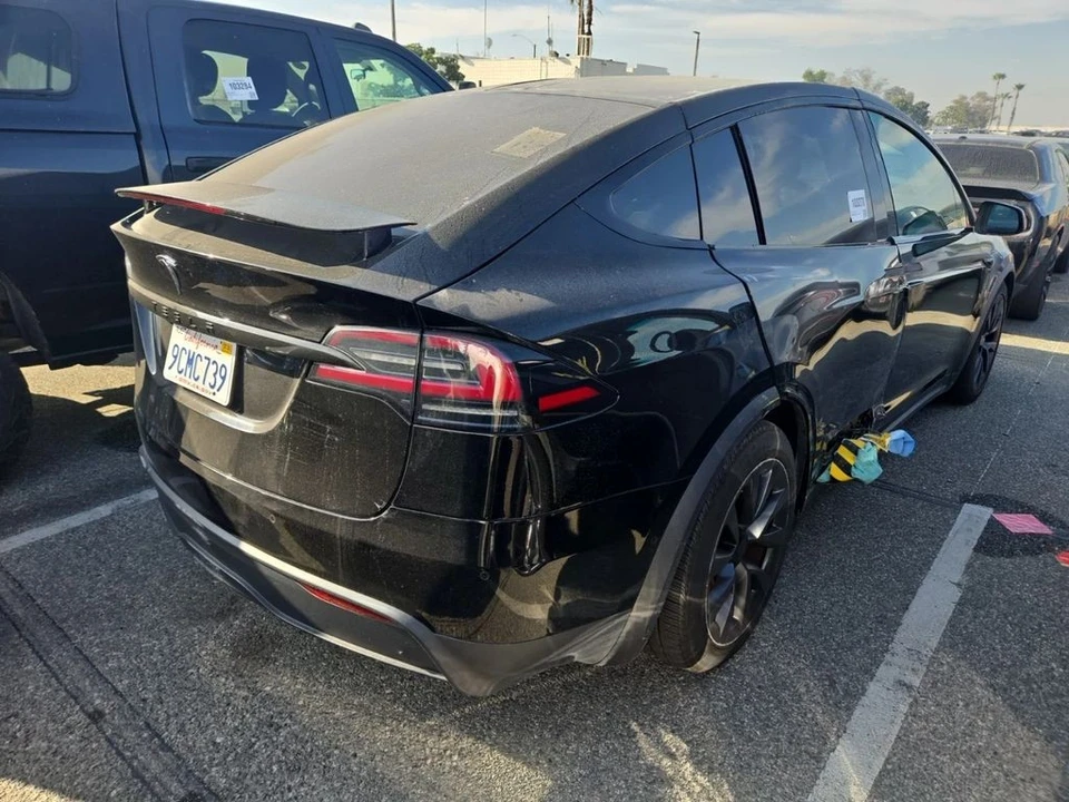 2022 Tesla Model X - Image 4 of 7