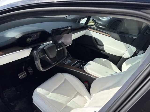 2022 Tesla Model X - Image 13 of 21