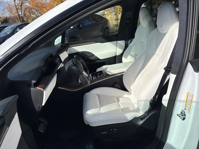 2022 Tesla Model X - Image 12 of 21