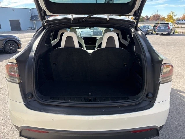 2022 Tesla Model X - Image 19 of 21