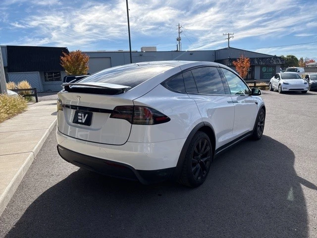 2022 Tesla Model X - Image 8 of 21