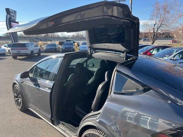 2022 Tesla Model X - Image 11 of 21