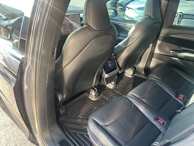 2022 Tesla Model X - Image 14 of 21