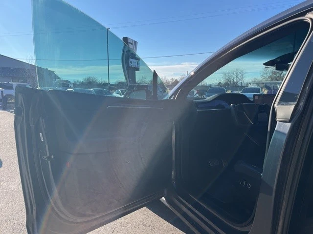 2022 Tesla Model X - Image 7 of 21