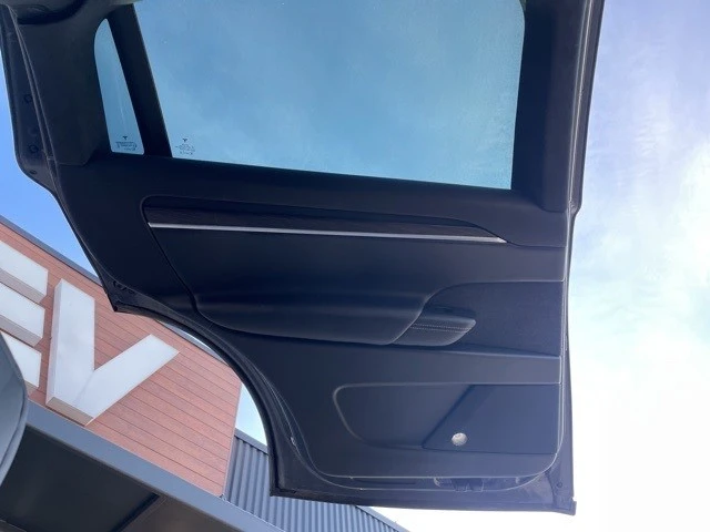 2022 Tesla Model X - Image 15 of 21
