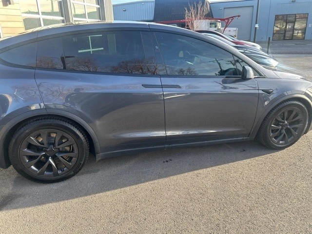 2022 Tesla Model X - Image 9 of 21