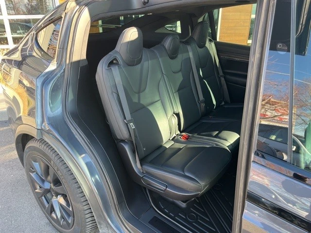 2022 Tesla Model X - Image 17 of 21