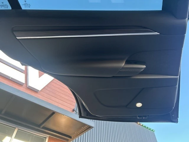 2022 Tesla Model X - Image 16 of 21