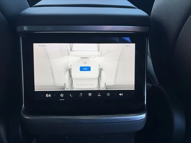 2022 Tesla Model X - Image 17 of 21