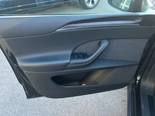 2022 Tesla Model X - Image 11 of 21