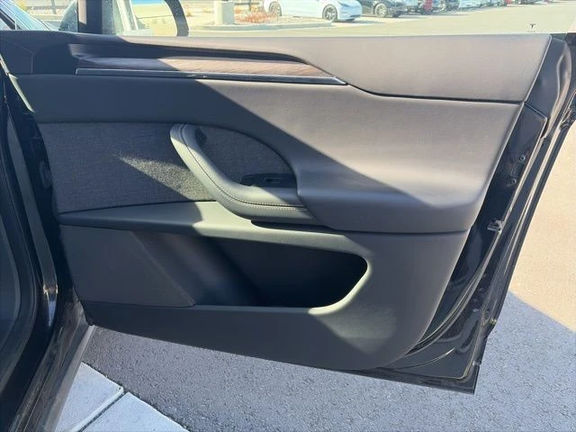 2022 Tesla Model X - Image 19 of 21