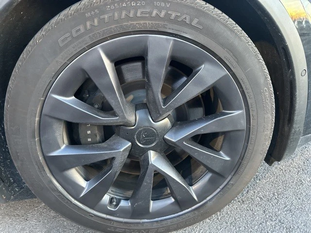 2022 Tesla Model X - Image 10 of 21