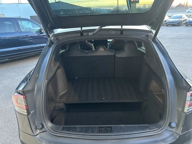 2022 Tesla Model X - Image 17 of 21