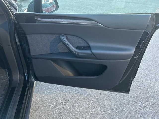 2022 Tesla Model X - Image 21 of 21