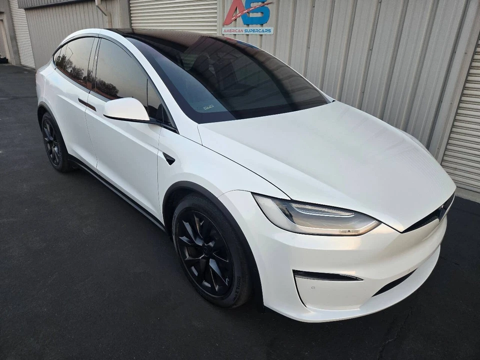 2022 Tesla Model X - Image 12 of 21