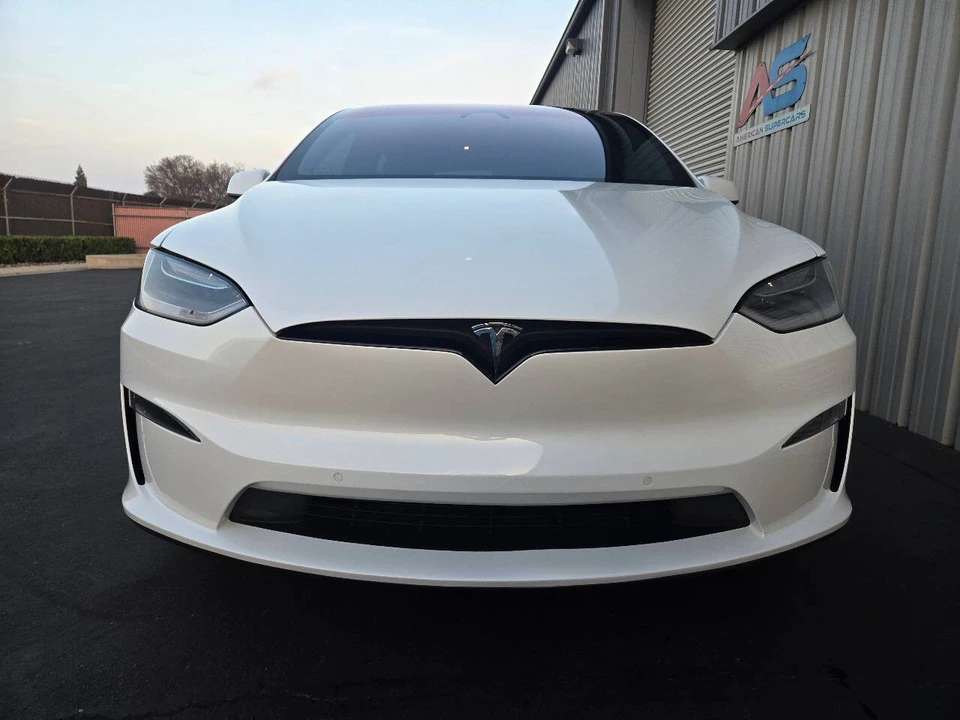 2022 Tesla Model X - Image 14 of 21