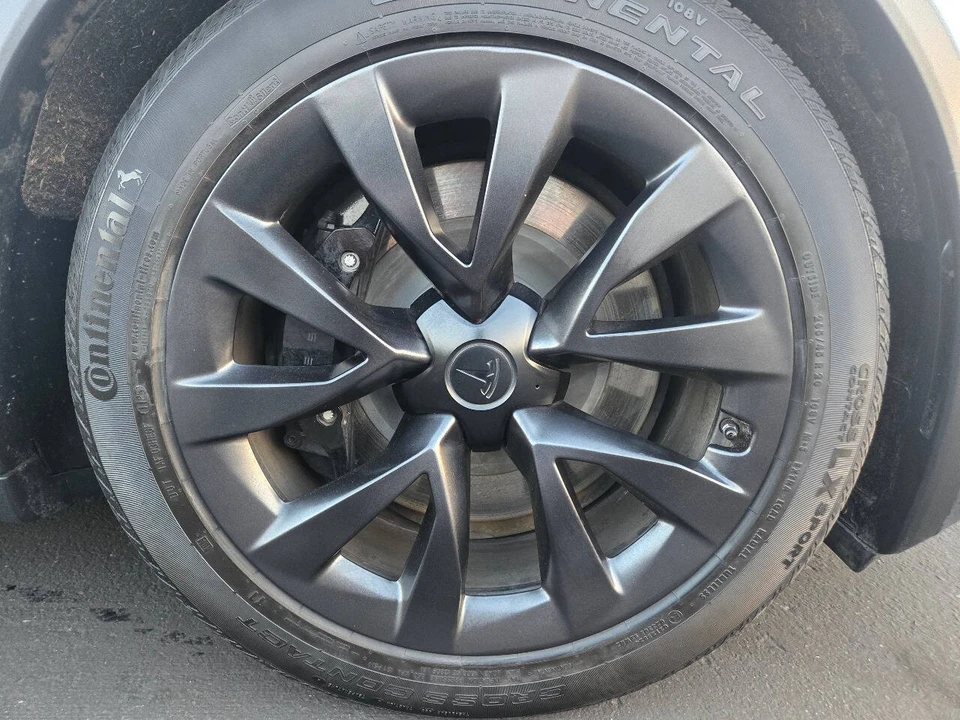 2022 Tesla Model X - Image 18 of 21