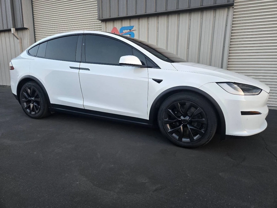 2022 Tesla Model X - Image 10 of 21