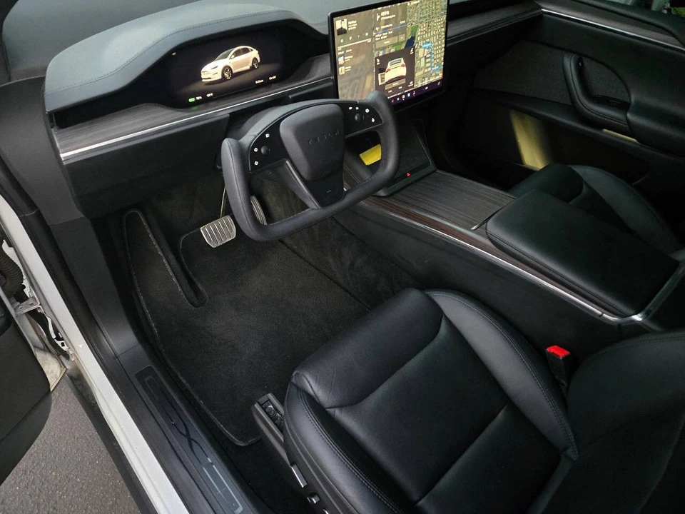 2022 Tesla Model X - Image 19 of 21
