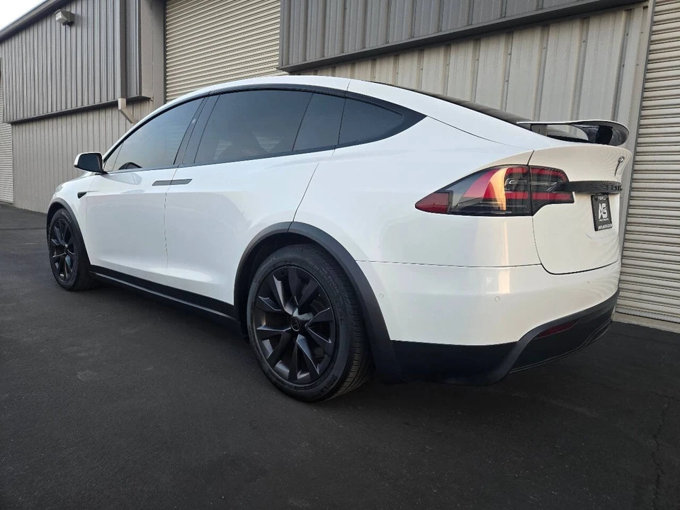 2022 Tesla Model X - Image 5 of 21